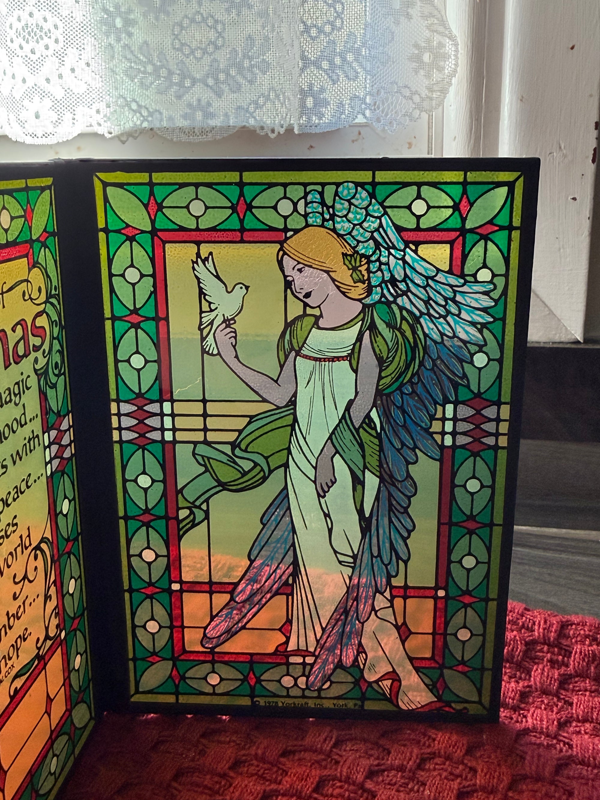 Vintage 1978 The Miracle of Christmas Stained Glass Display – Yorkraft Inc. | The Heirloom Collection