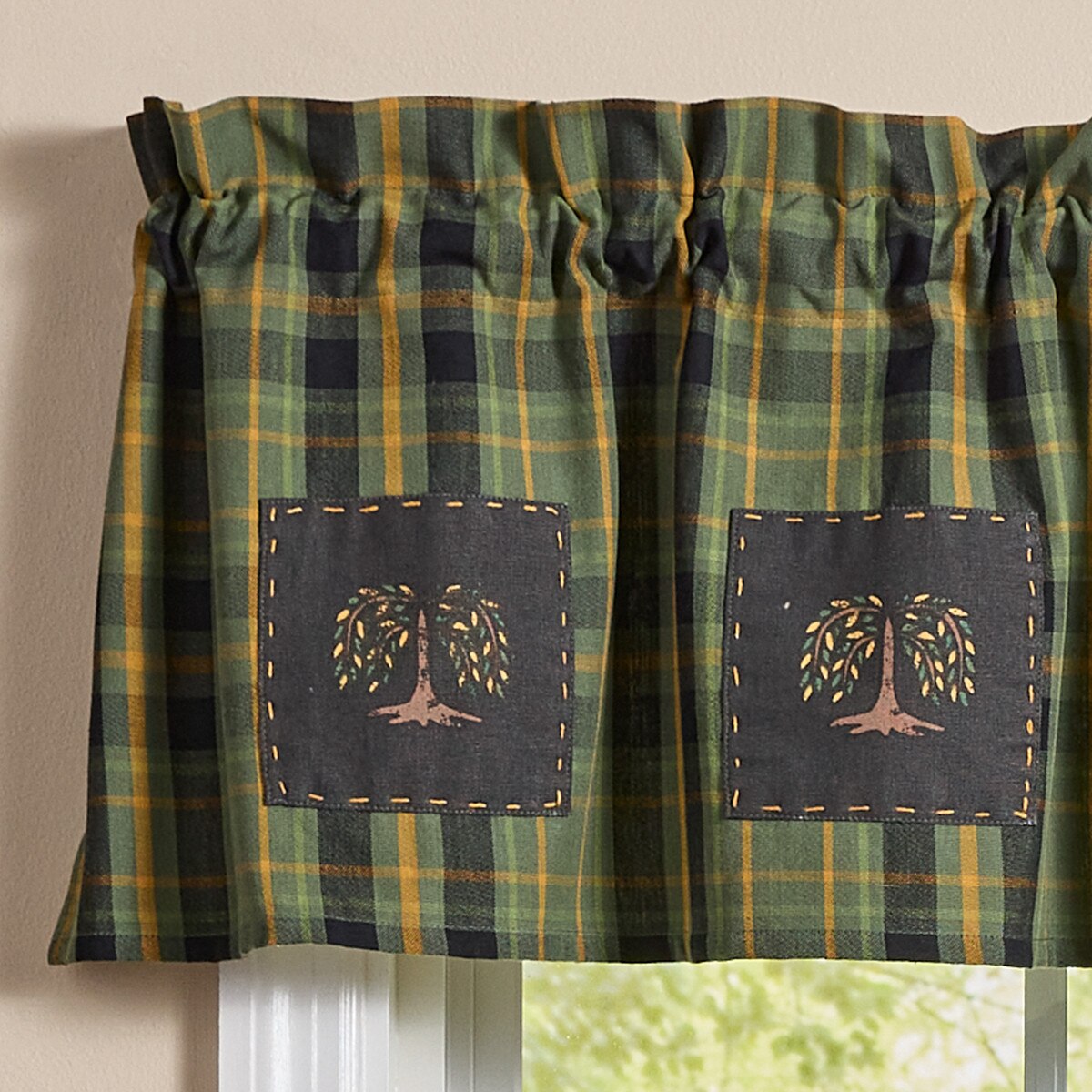 Willow Lane Plaid Lined Patch Valance