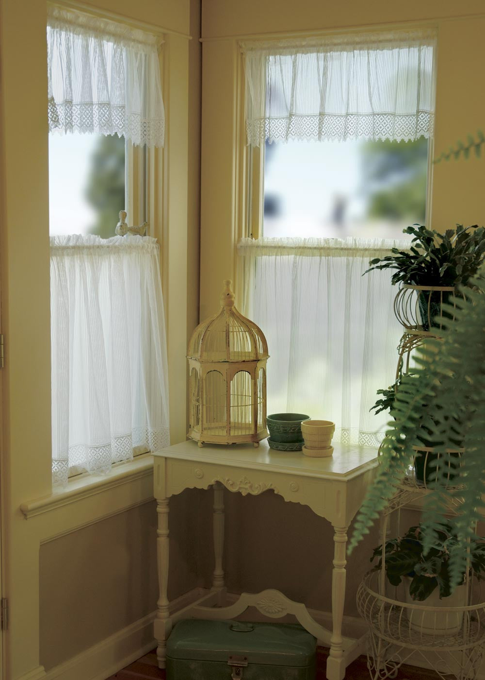 Chelsea Lace Curtain Valance by Heritage lace 